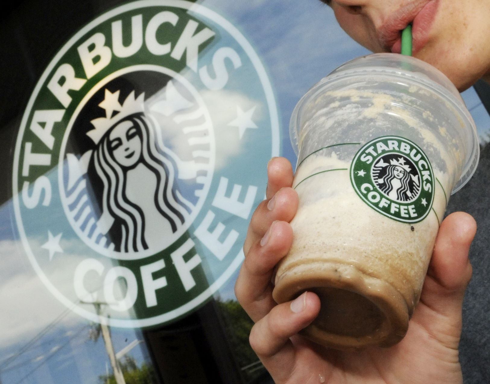 Earns Starbucks